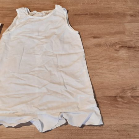 kleedje wit 104